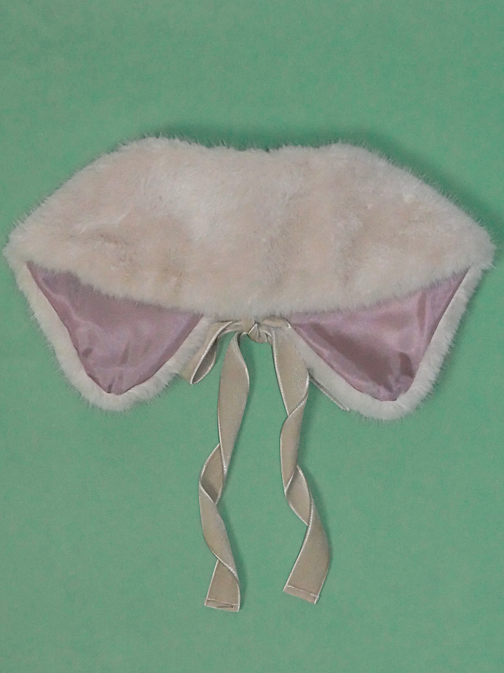 ウィペット　置物　Christina Cummings  イギリス製 アンティークフェイクファーティペット - Victorian maiden