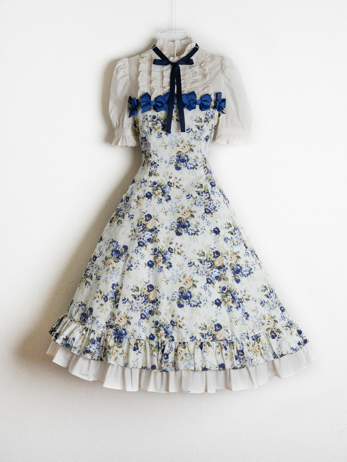 アンティークロココブーケメニーリボンドールドレス