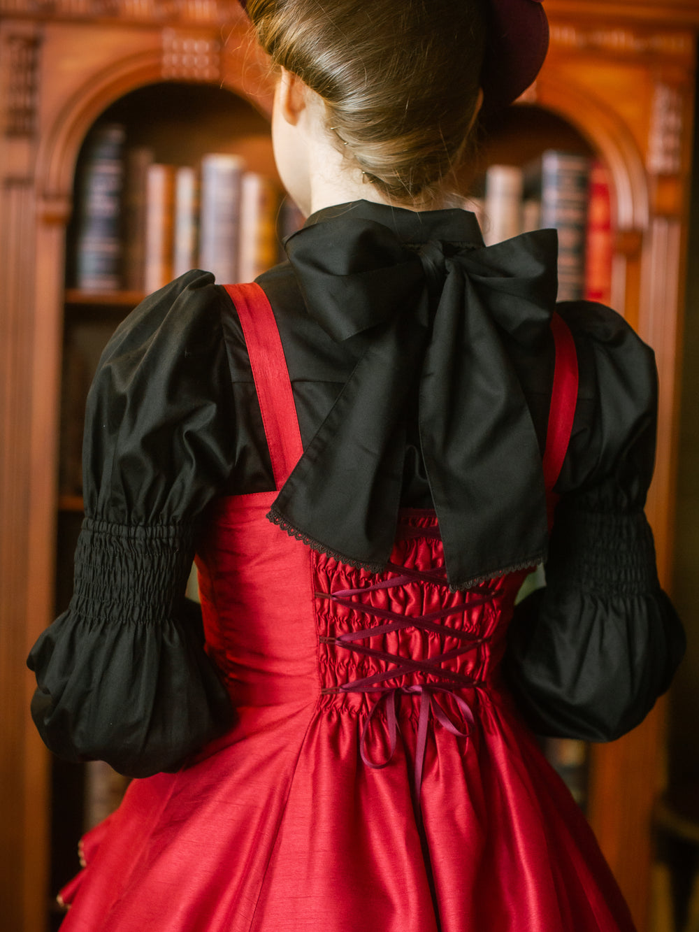 Victorian maidenヴィクトリアンメイデン メリーボウタイブラウス a_1080x.png?v=1759460340