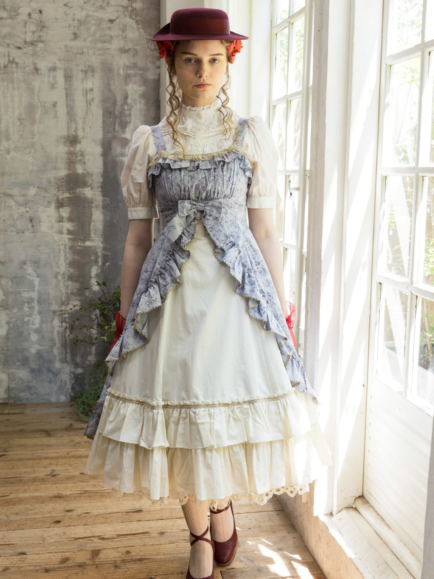 フレグランスロココフリルリボンスリーブレスドレス