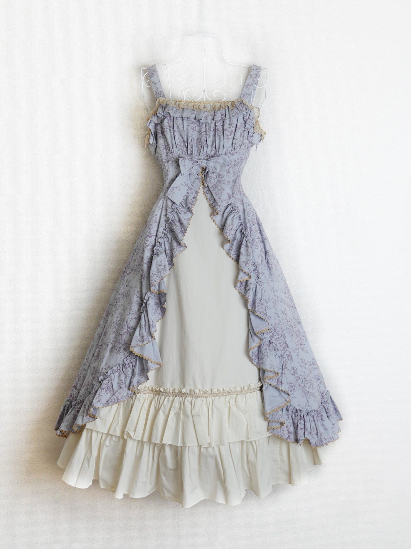 フレグランスロココフリルリボンスリーブレスドレス