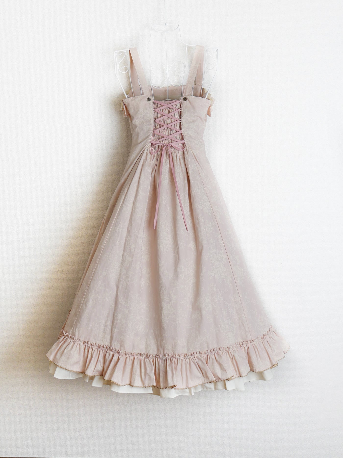 フレグランスロココフリルリボンスリーブレスドレス