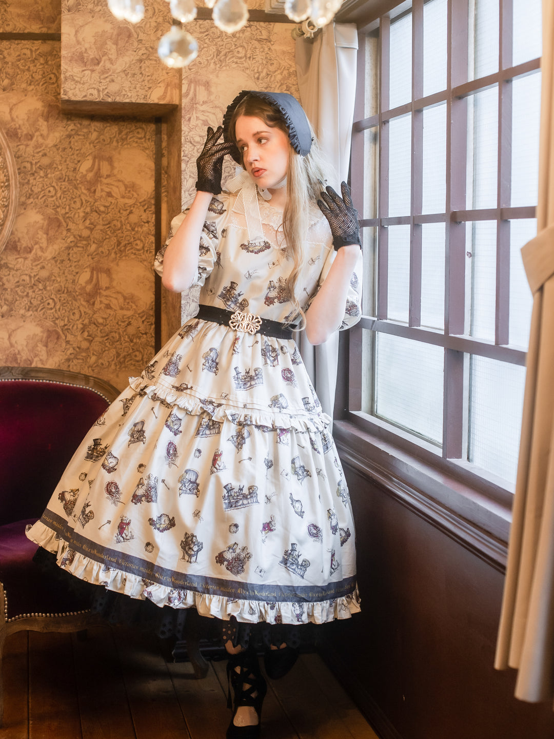 ヴィクトリアン挿絵だらけの洋書 少女 クロモス アンティーク絵本