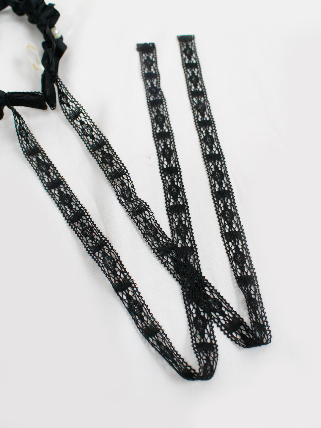 リアクタントのフリルデザイン 黒 カチューシャ Amazon.co.jp: YUAWIN カチューシャ フリル 黒 サテン 日常使う