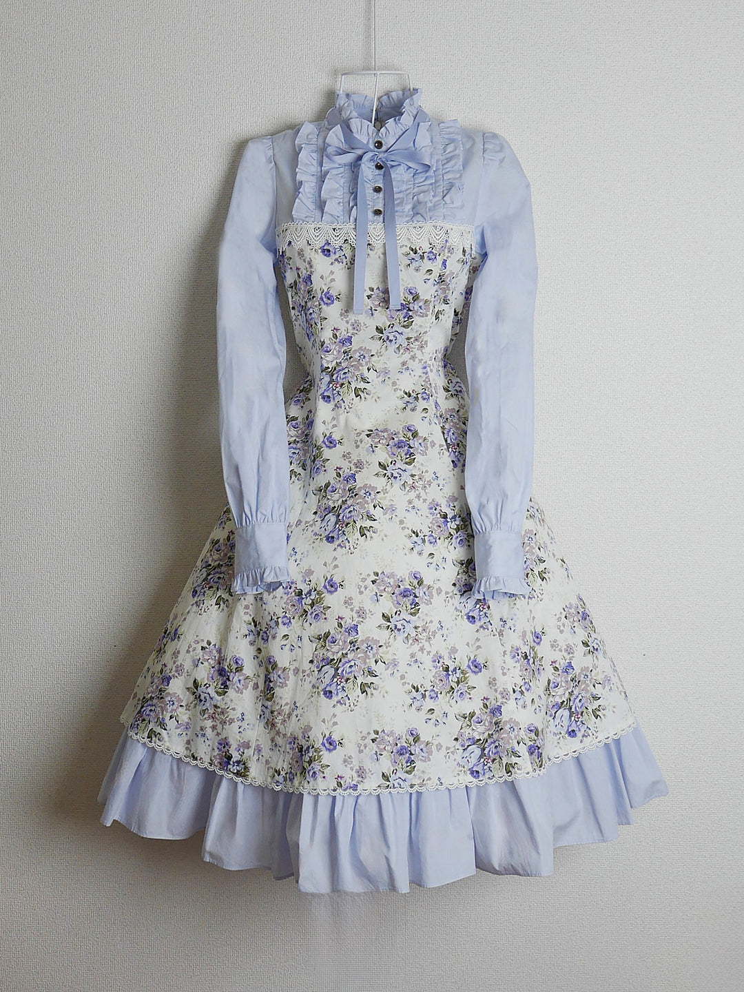 【最終お値下げ】ロココブーケ ラベンダー　エプロンドレス Rococo Bouquet Apron JSK (2024) by Victorian Maiden