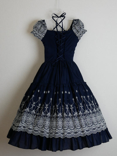 シャンデリュールティアードドレス