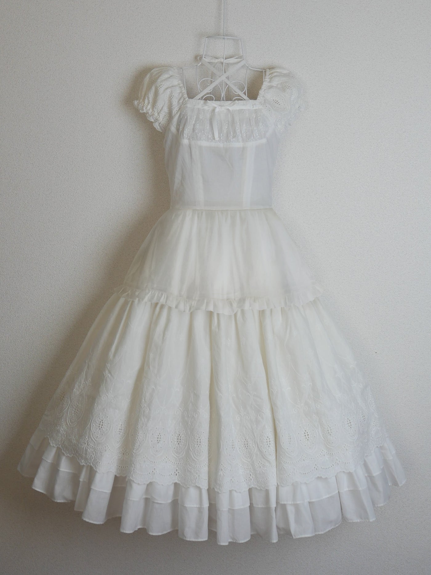 シャンデリュールティアードドレス