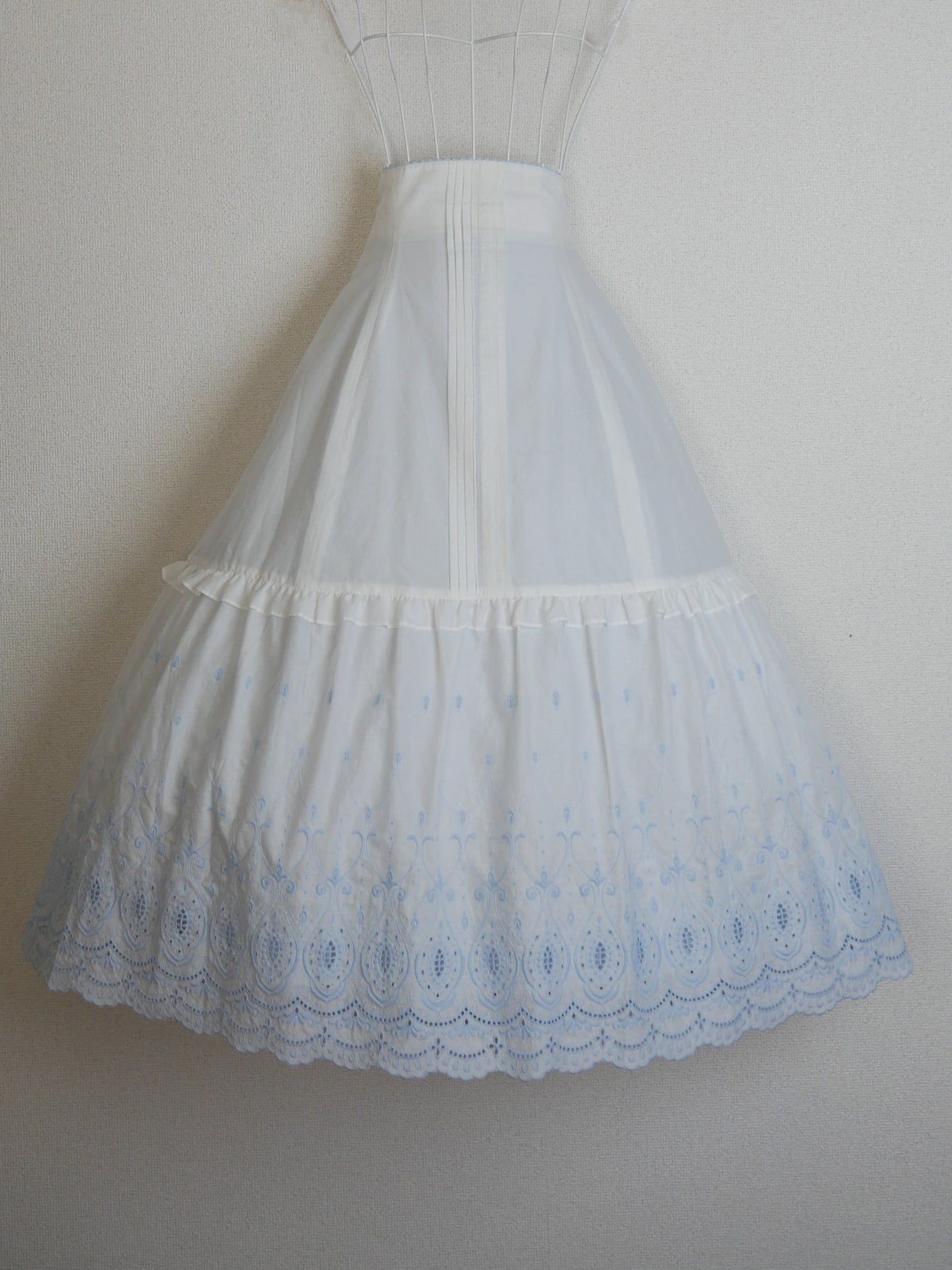 シャンデリュールエターナルスカート