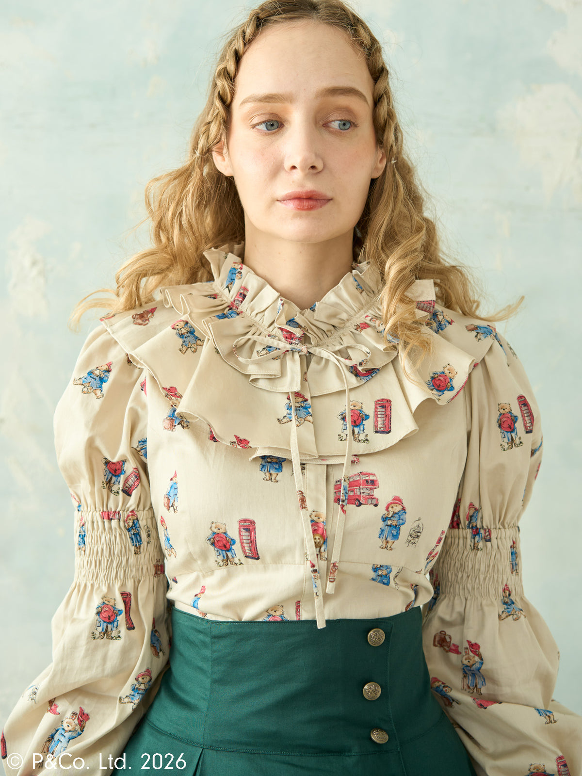 Paddington™ ラッフルフリルブラウス【受注期間: 2/27 12:00 - 3/16 10:00】
