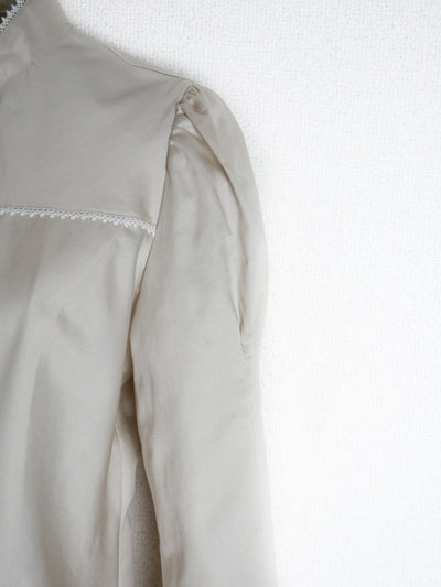 プレッピーブラウス