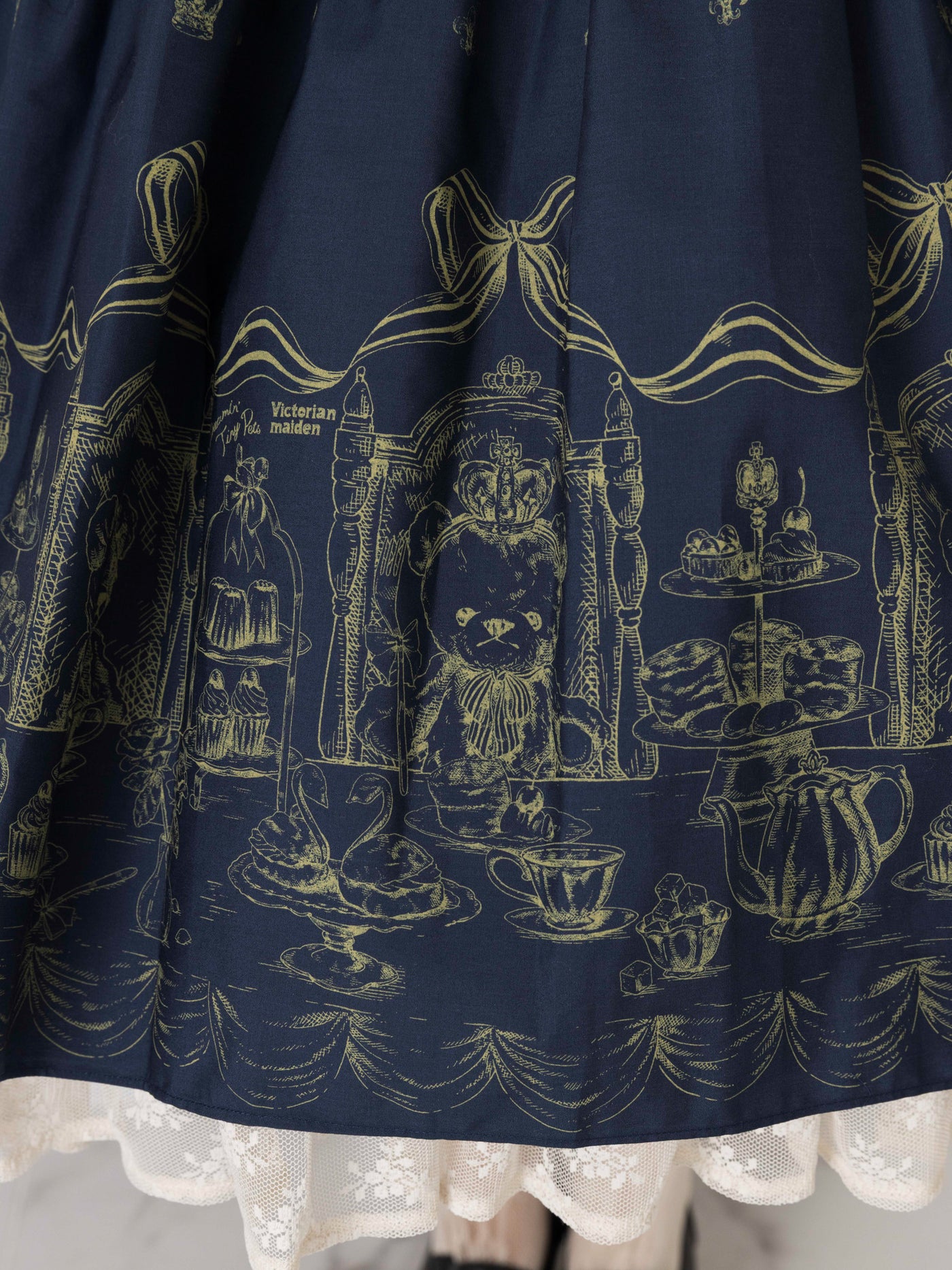 ロイヤルベアティアードクロップドドレス【受注期間：12月11日12:00～12月16日10:00】