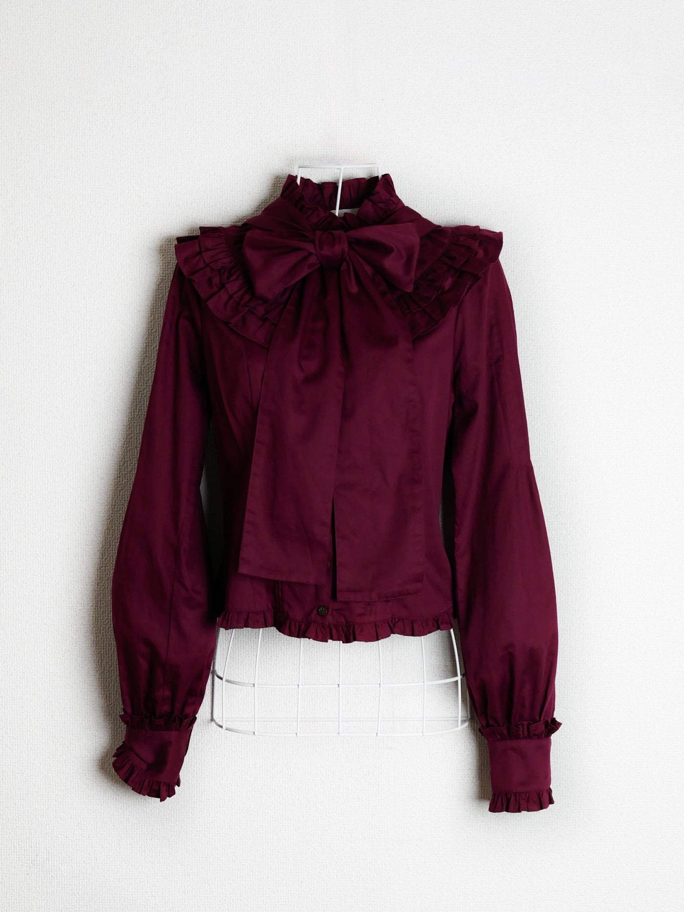 ノーブルサテンダブルフリルブラウス