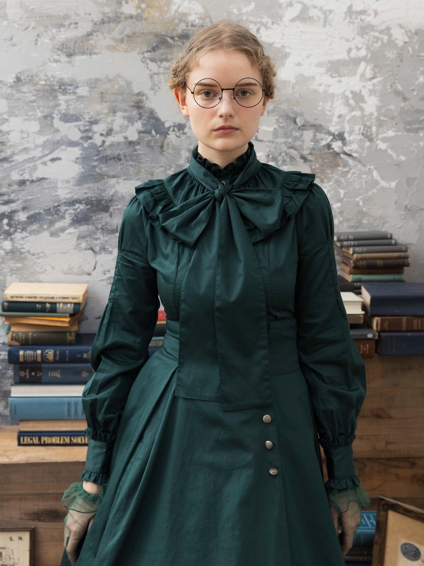 ノーブルサテンダブルフリルブラウス