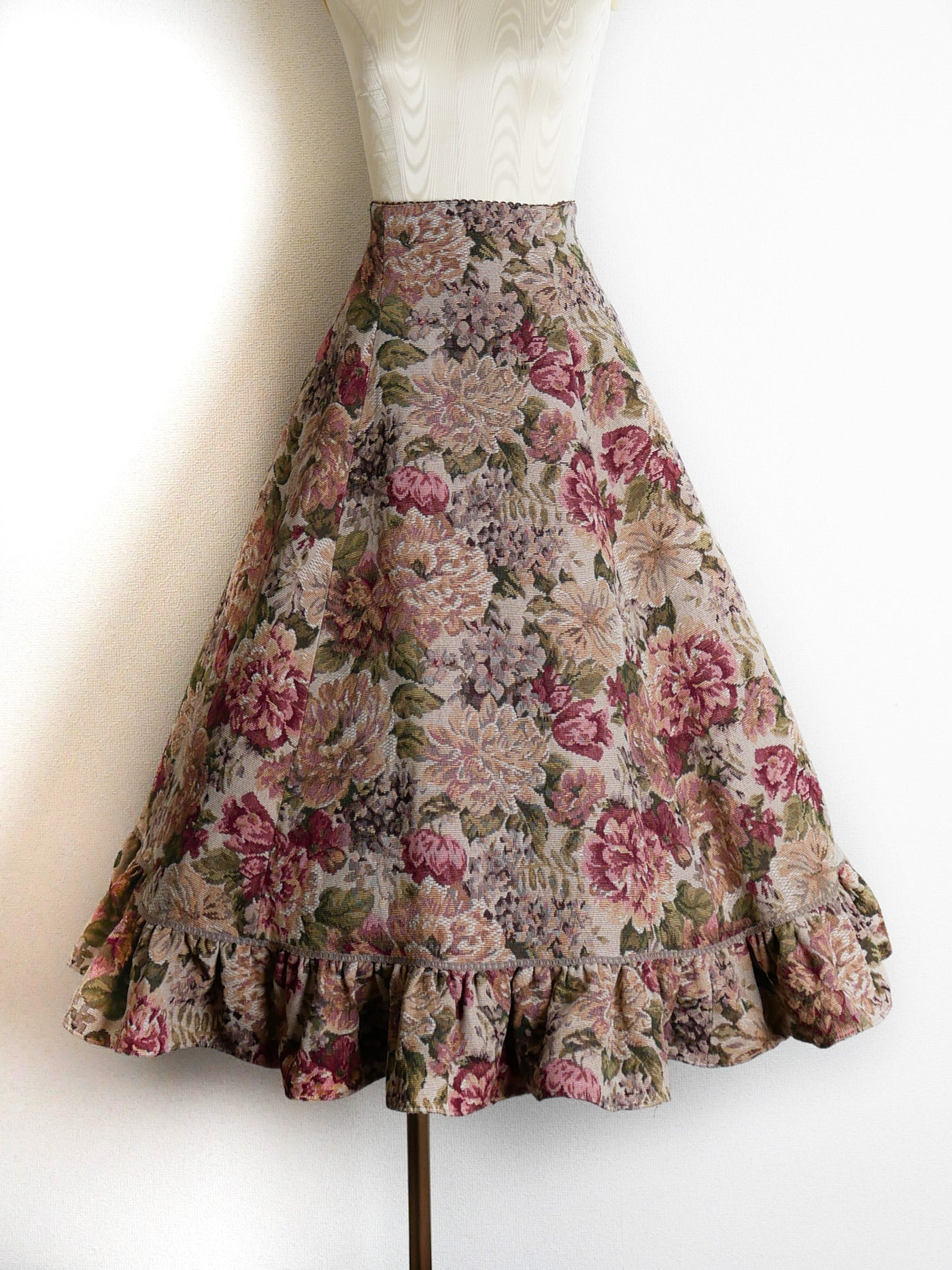 薔薇ゴブランタペストリーハイウエストスカート（ボルドー系）