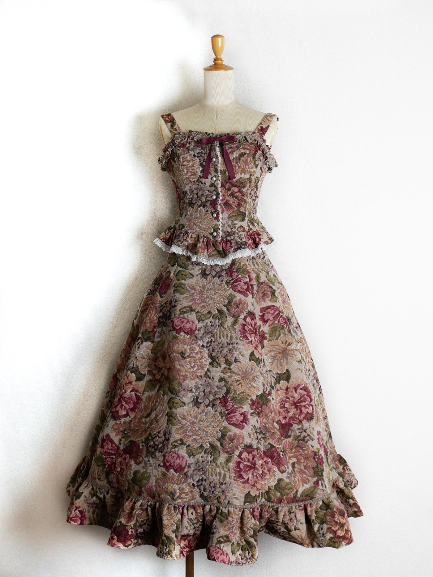 薔薇ゴブランタペストリーハイウエストスカート（ボルドー系）