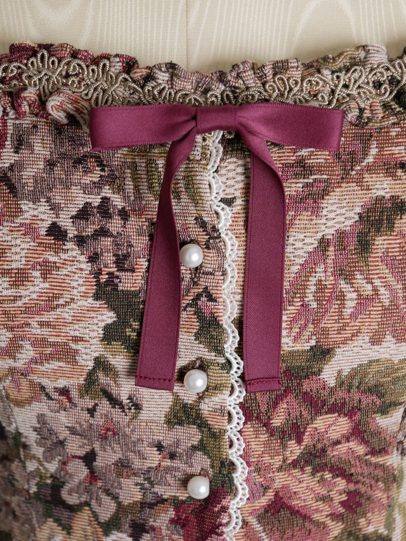 薔薇ゴブランタペストリーフリルビスチェ（ボルドー系）