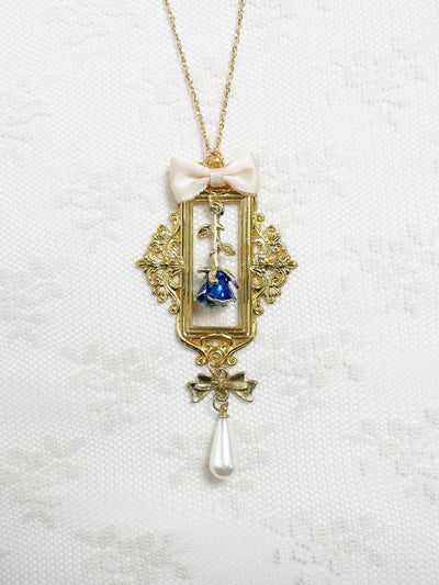 フレームローズネックレス