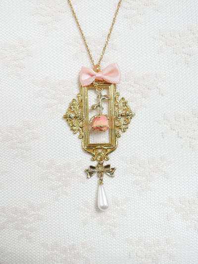 フレームローズネックレス