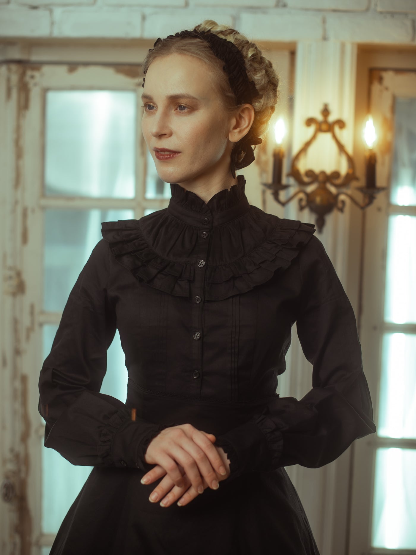 ノーブルサテンダブルフリルブラウス